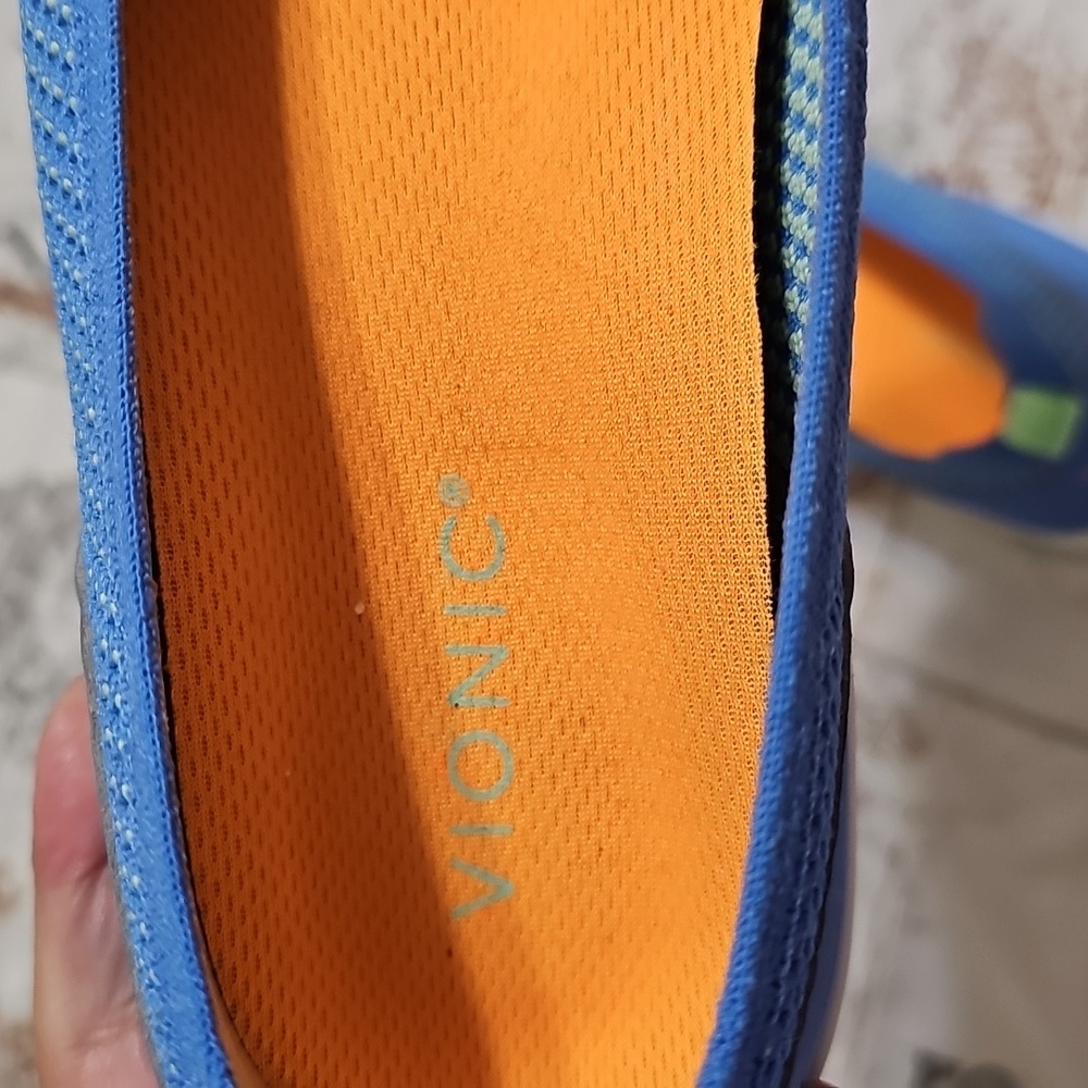 Vionic - Picture 4 of 5